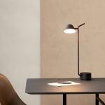 Audo Peek stolová LED lampa, čierna