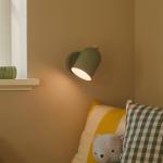 Nástenné svietidlo Gaston s káblom a zástrčkou, kovové, zelené