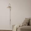 ferm LIVING Arum Swivel Tall nástenné svietidlo, béžová farba, zástrčka