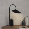 ferm LIVING Stolná lampa Arum, čierna, mramor, oceľ, 50 cm