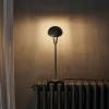 ferm LIVING Stolná lampa Tiny, nikel, výška 42,2 cm, naklápacia