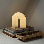 ferm LIVING LED stolová lampa Vuelta, sklo, 21,5 cm, stmievateľná