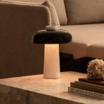 Audo LED stolová lampa Reverse, čierna, mramor, výška 30 cm