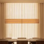 Závesné svietidlo Audo Hashira Linear, prírodná farba, dĺžka 140 cm