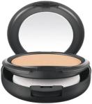 MAC Cosmetics Zmatňujúci púder a make-up Studio Fix (Powder Plus Foundation) 15 g NC55