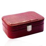 Červená šperkovnica z imitácie krokodílej kože - obdĺžnikový tvar, zaoblené hrany, pracka AC25.11