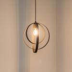 Závesné svietidlo Vaveyla 446-S s tromi čiernymi krúžkami