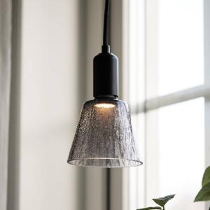 PR Home závesná lampa Tilda, dymovo sivá, Ø 12,5 cm, sklenená zástrčka