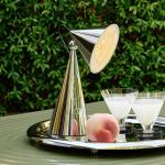 Stolová LED lampa Tom Dixon Pose, strieborná farba, výška 25 cm