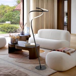 LED stojacia lampa Danza, stmievač, matná čierna, kov, hliník