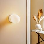 Nástenné svetlo Kiba biela/zlatá so skleneným tienidlom