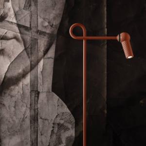 kdln LED stojaca lampa Bird, červená, 126 cm, kov, stmievateľné