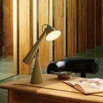 Tom Dixon Stolová LED lampa Pose Task Light, zlatá, 41 cm