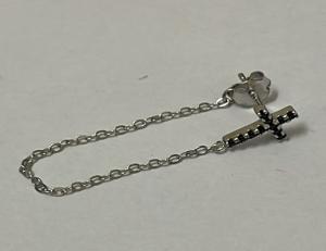 MOISS Single retiazková náušnice Krížik s čiernymi zirkónmi E0004272