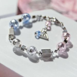 Lampglas Nežný náramok Frost Bloom Blush s rýdzim striebrom v perlách Lampglas BER6