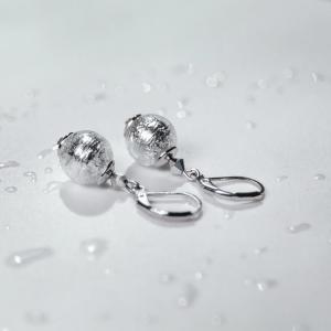 Lampglas Elegantné náušnice Ice Ice Baby s rýdzim striebrom v perlách Lampglas EER5/3/CHI