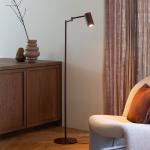 It`s about RoMi stojacia lampa Bilbao, tmavočervená, výška 154 cm