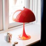 Louis Poulsen Akumulátorová lampa Panthella PORTABLE 250 koralovo červená