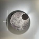 Knikerboker LED nástenné svetlo Pois, strieborná, Ø 25 cm, stmievateľné