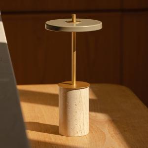 UMAGE LED akumulátorová lampa Asteria MOVE MINI travertín/mosadz IP44