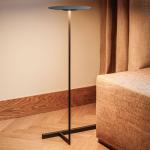 Vibia Flat LED stojacia lampa 96 cm sivá L1, stmievateľné