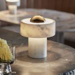 Tom Dixon stolová LED lampa Stone, zlatá farba, výška 19 cm