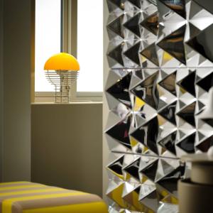 VERPAN Stolová lampa Wire Small, žltá