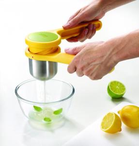 Odšťavovač Joseph Joseph Helix ™ Citrus Juicer