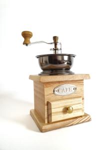 Ručný mlynček na kávu EuB 0821, svetlohnedý