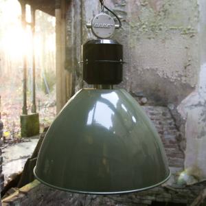 Olive Green závesná lampa Frisk, industriálna