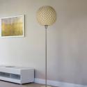 Stojaca lampa Flechtwerk, guľa, krémovo-biela